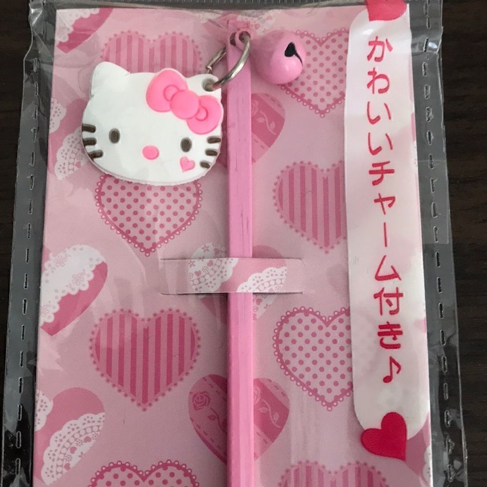 NEW Hello kitty Ear pick